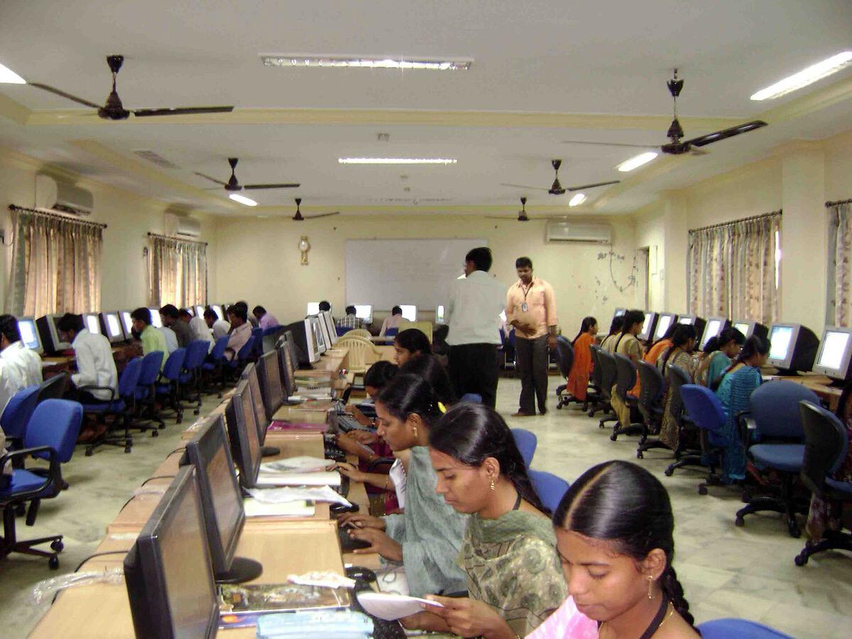 Students practicing in a computer lab, mirroring the computer-based format of JEE Main and Advanced